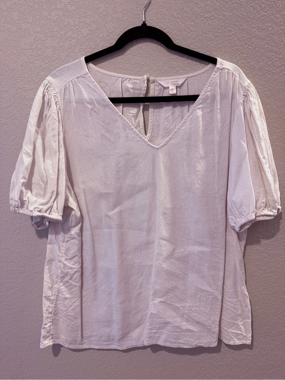 LC Lauren Conrad White V-Neck Puff Sleeve Blouse